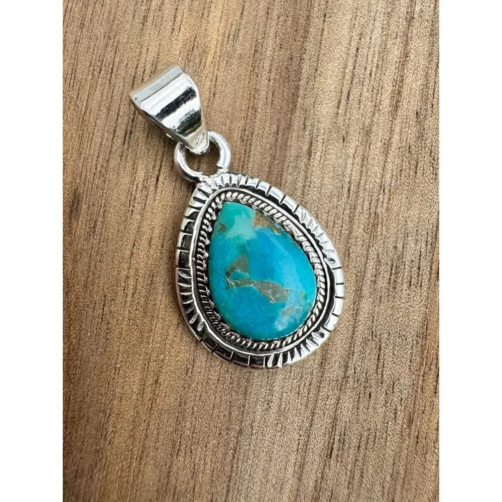Mojave Turquoise Solid 925 Sterling Silver Pendant - Picture 2 of 5